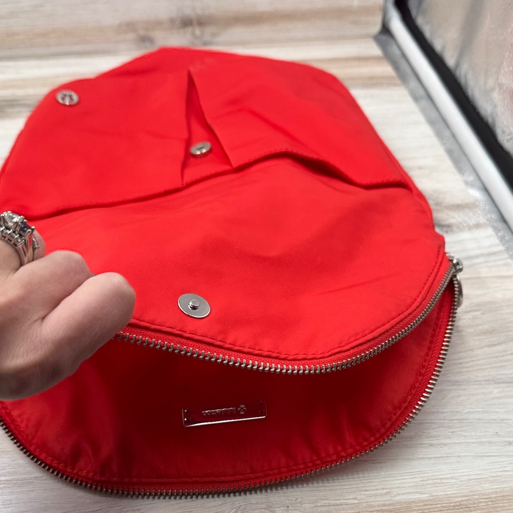 lululemon athletica Bold Red Crossbody Bag - Picture 2 of 3